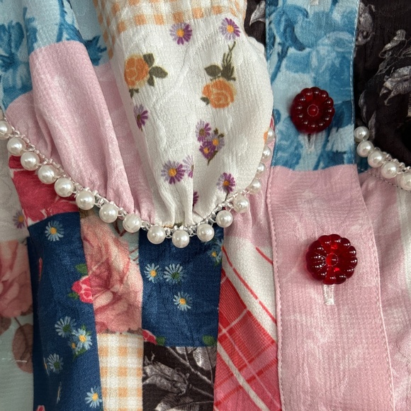 Mukzin Puff-Sleeve Floral Patchwork Design Top with Pearls 🩷💙🤍 - Picture 4 of 10